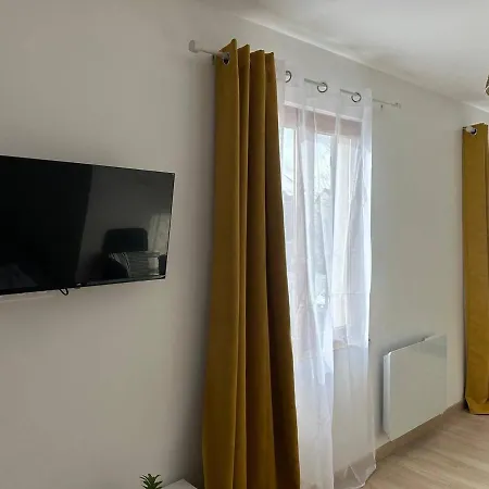 - Proche Centrex & Disneyland